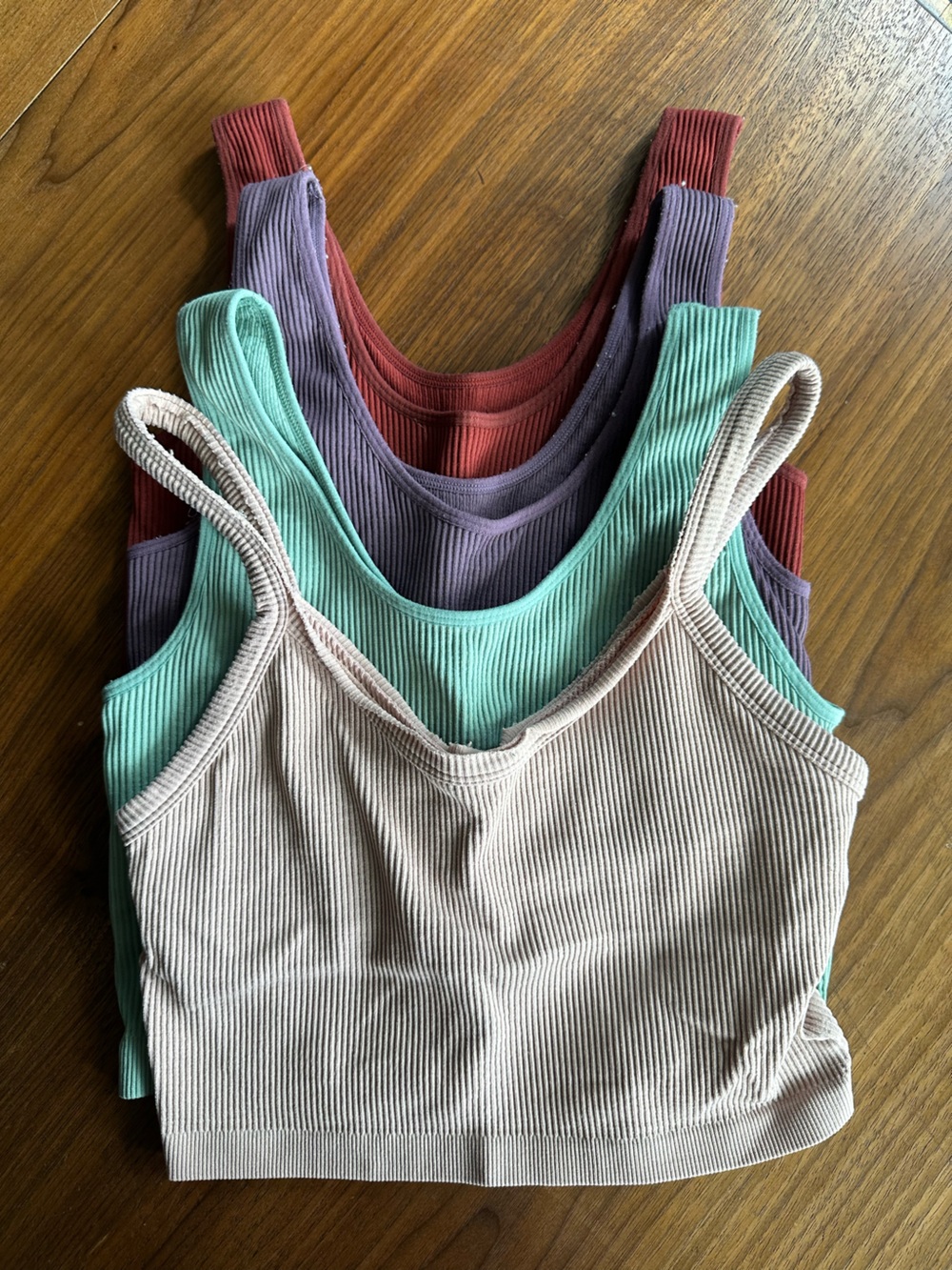 Lot of 4 Size Medium Forever 21 cropped exercise tanks with built in bra